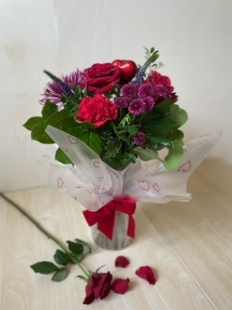 3 red rose romantic gift vase